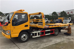 东辽哪里有拖车服务