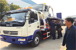 东辽汽车道路救援拖车价格
